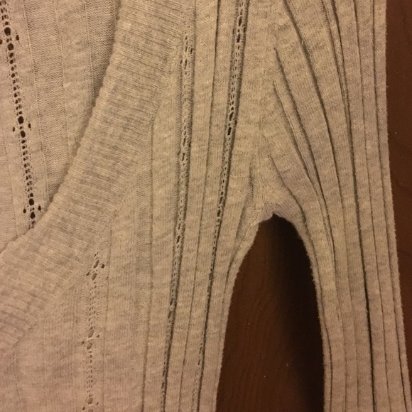 Vintage Y2K Old Navy Light Grey Sweater - Picture 3 of 4